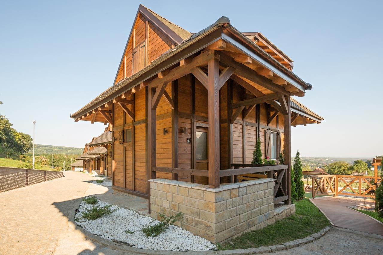 维尔蒂尼克Etno Naselje Vrdnicka Kula住宿加早餐旅馆 外观 照片